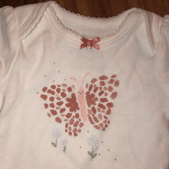 Super cute butterfly onesie - Picture 2 of 4